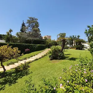 https://a-casa-di-carla-villa-in-salento.lecce-hotels.com